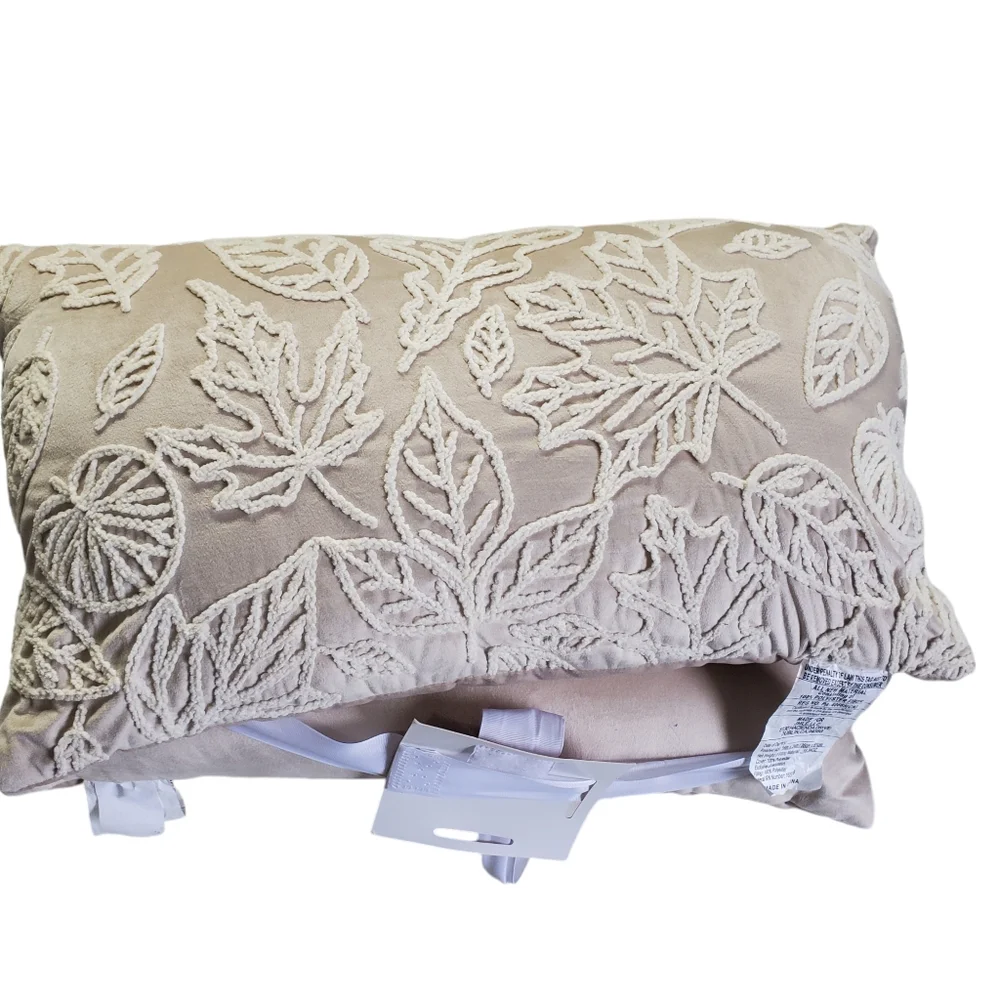NEW Leafton Farm Set Of 2 Decorative Pillows Autumn/Fall Home Throw Pillows